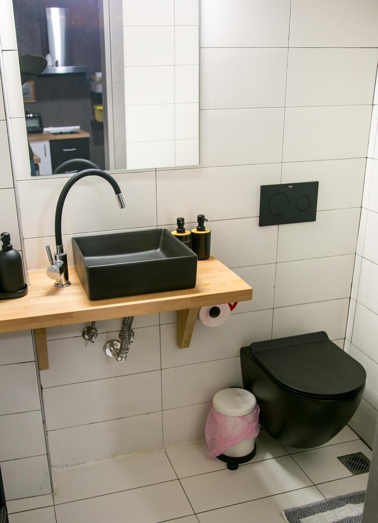 Mikel Angelo Hall Serrai Exteriör bild